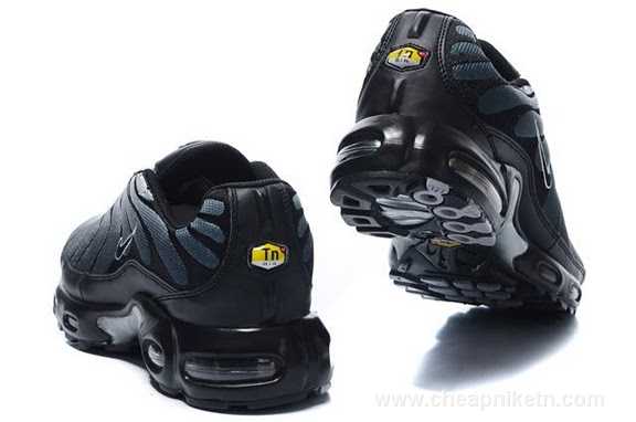 {keywor d} nike cobra scarpe uomo